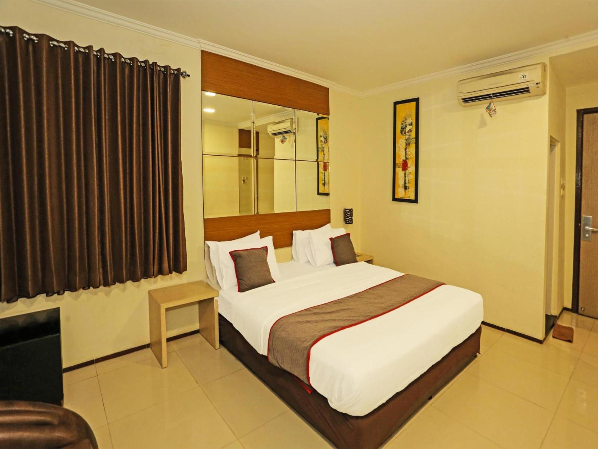 Super Oyo Townhouse Oak Hotel Fiducia เซอร์ปง ภายนอก รูปภาพ