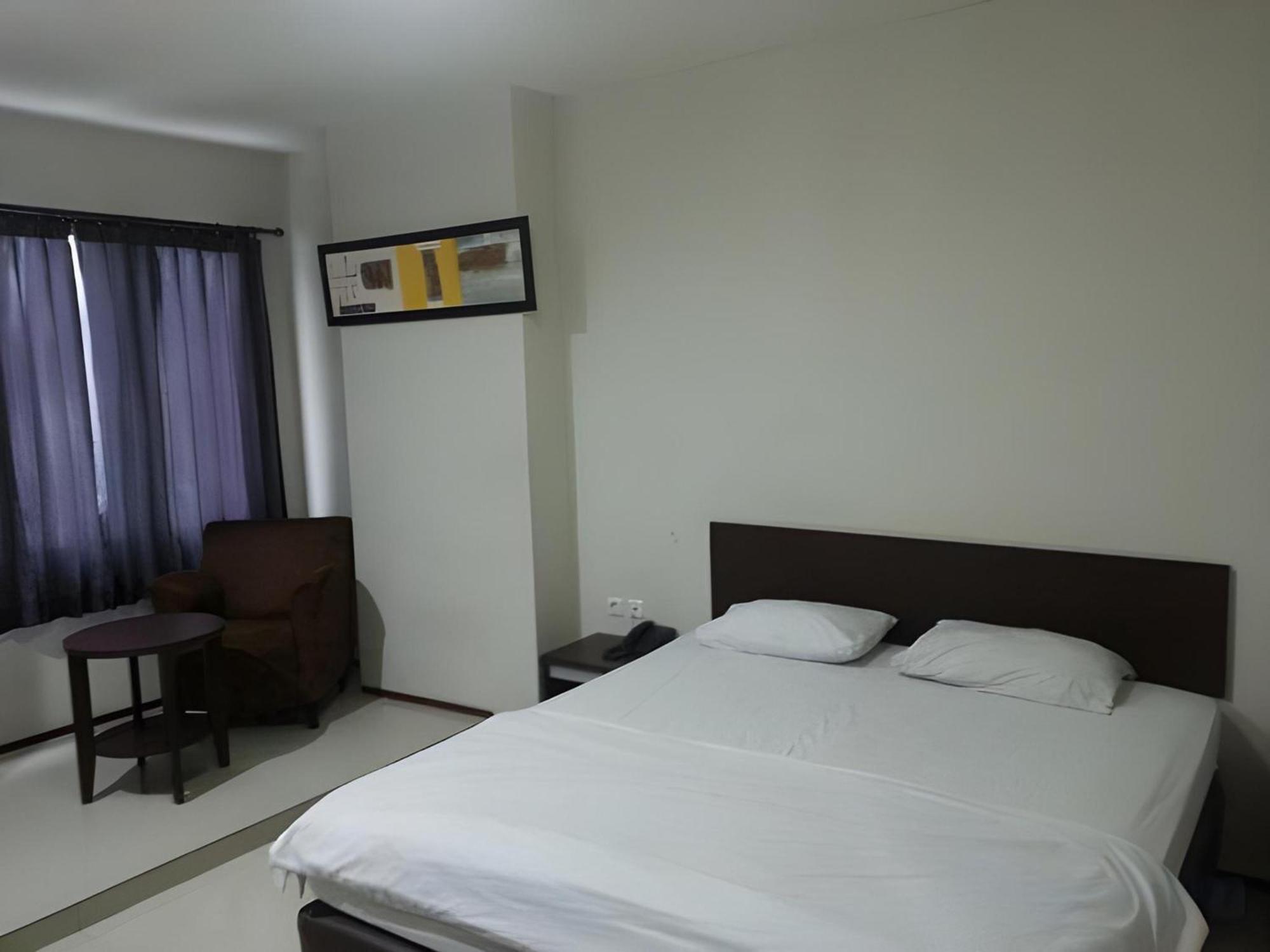 Super Oyo Townhouse Oak Hotel Fiducia เซอร์ปง ภายนอก รูปภาพ