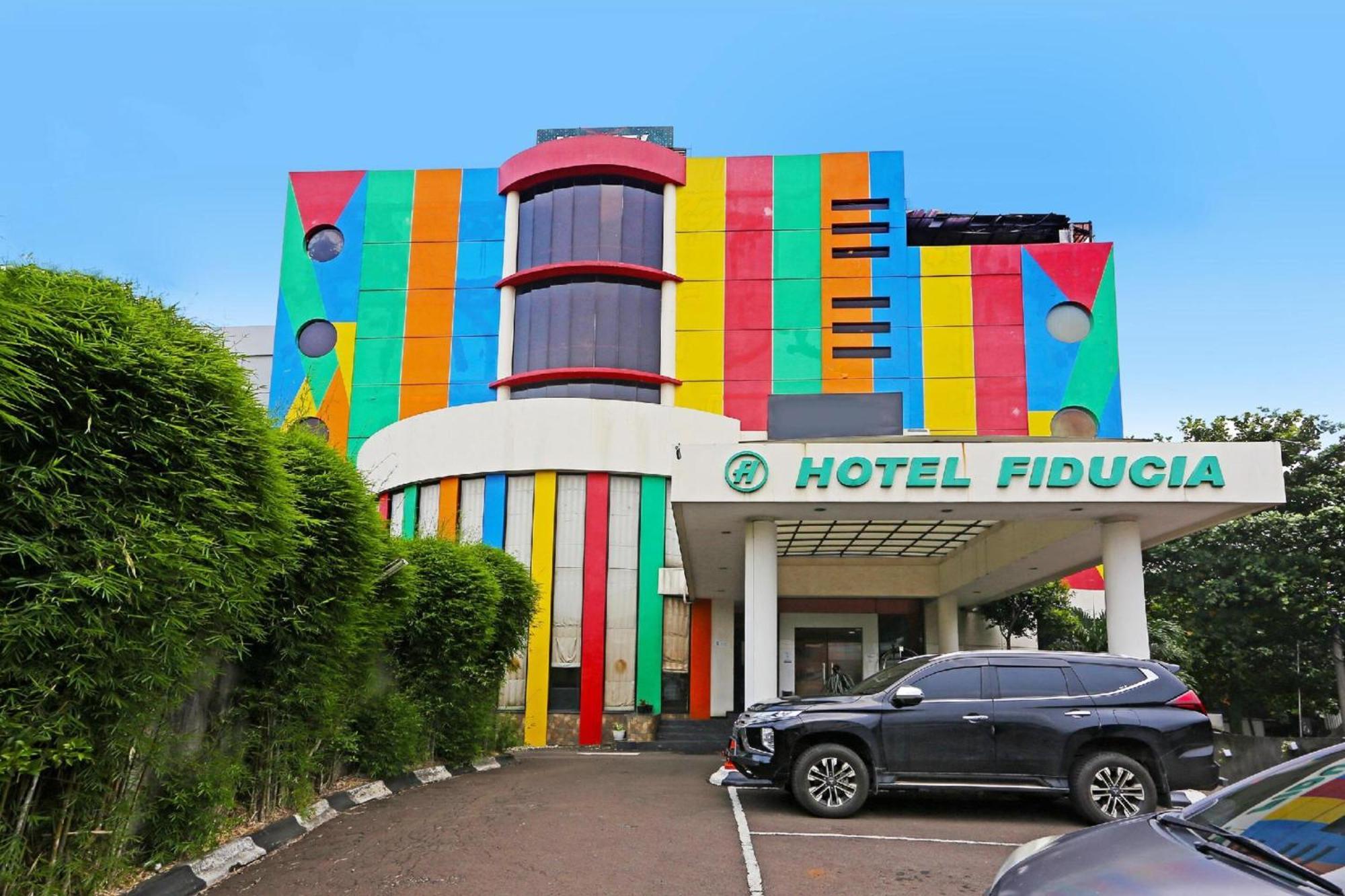 Super Oyo Townhouse Oak Hotel Fiducia เซอร์ปง ภายนอก รูปภาพ