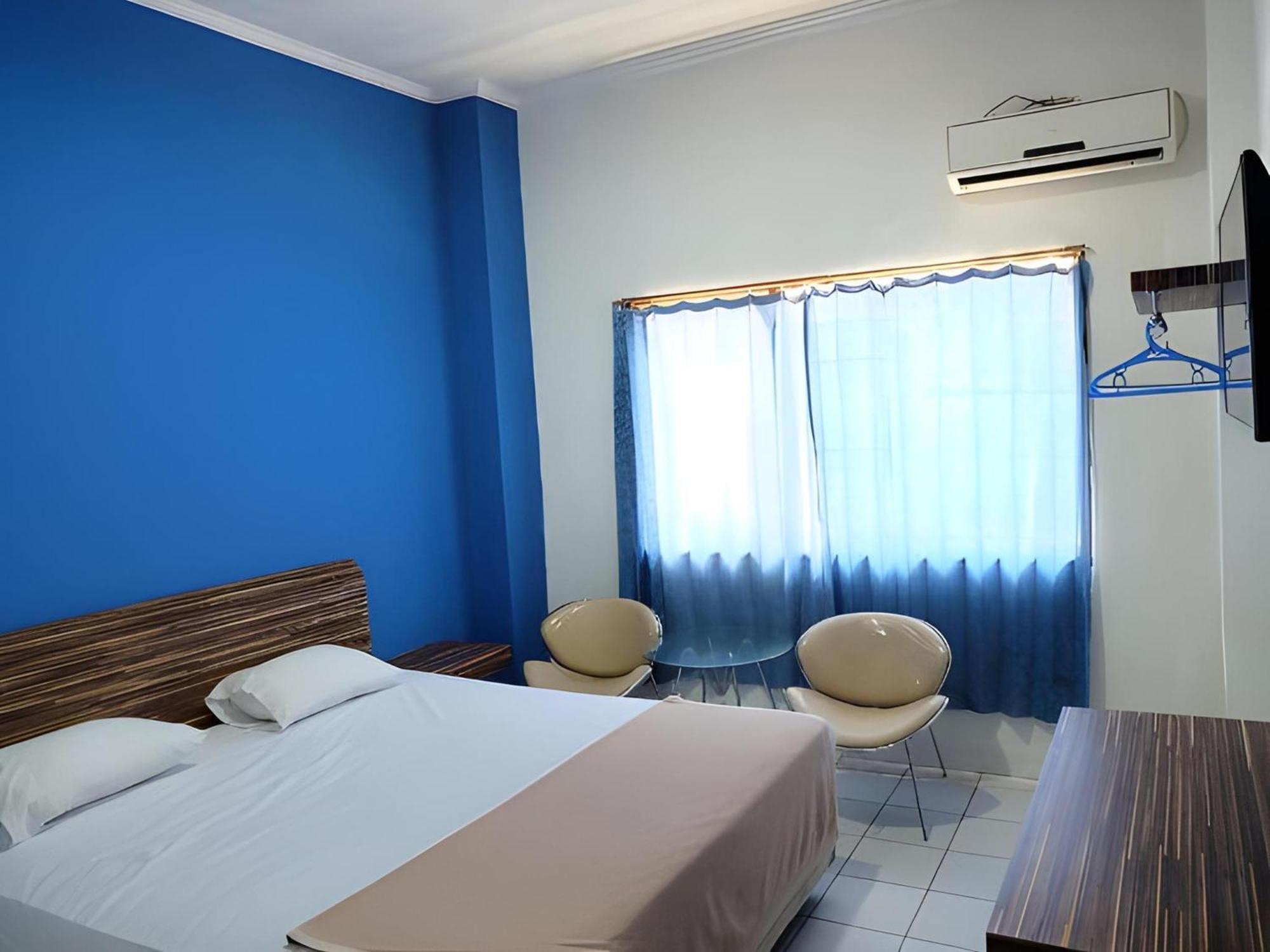 Super Oyo Townhouse Oak Hotel Fiducia เซอร์ปง ภายนอก รูปภาพ