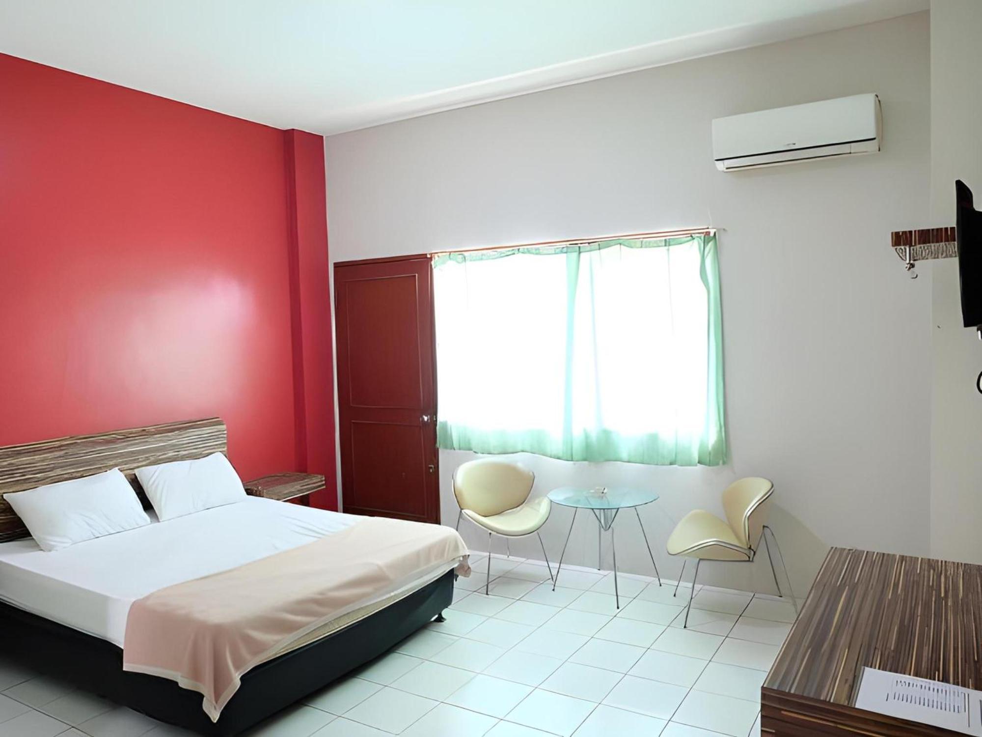 Super Oyo Townhouse Oak Hotel Fiducia เซอร์ปง ภายนอก รูปภาพ