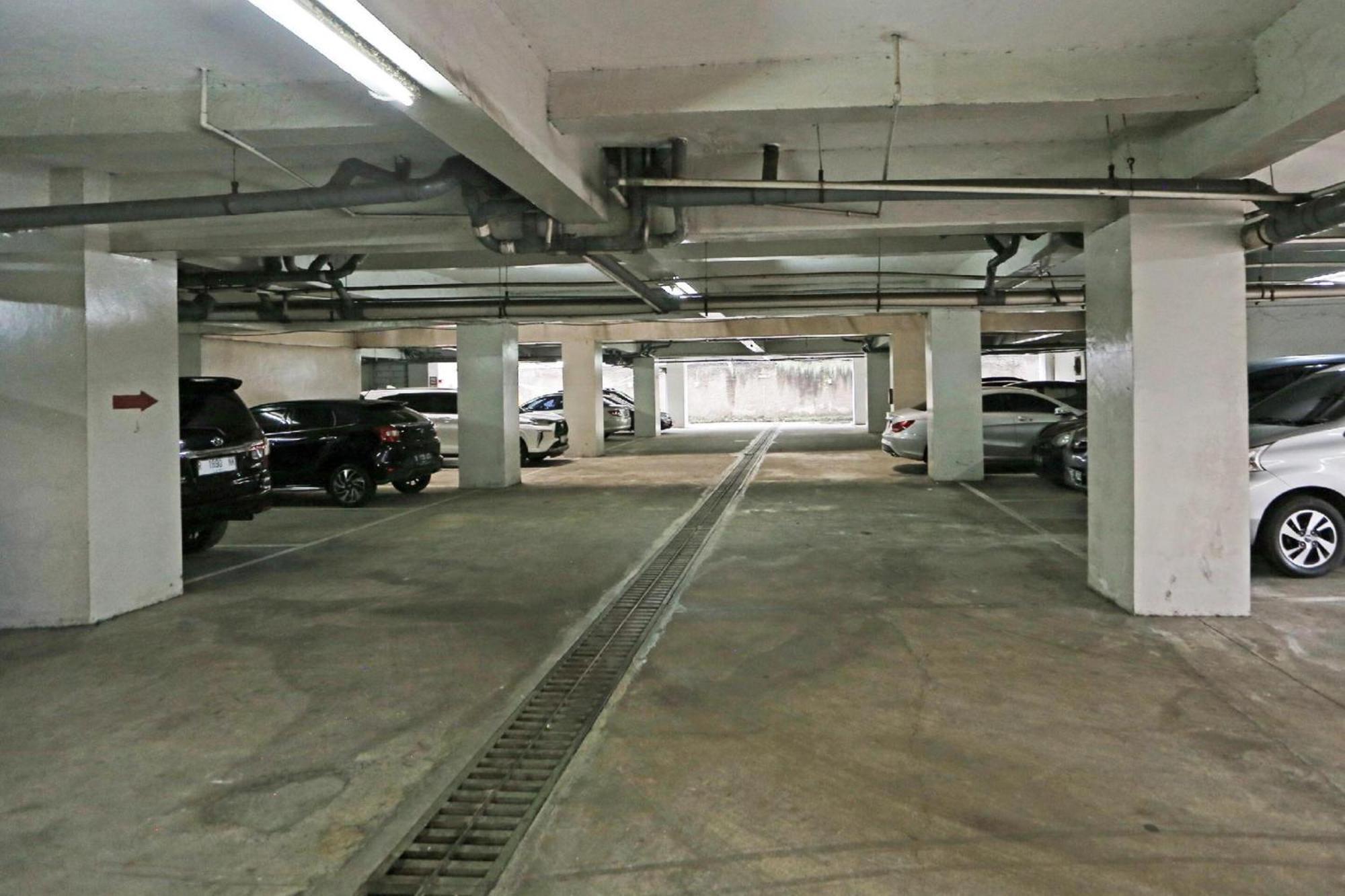 Super Oyo Townhouse Oak Hotel Fiducia เซอร์ปง ภายนอก รูปภาพ