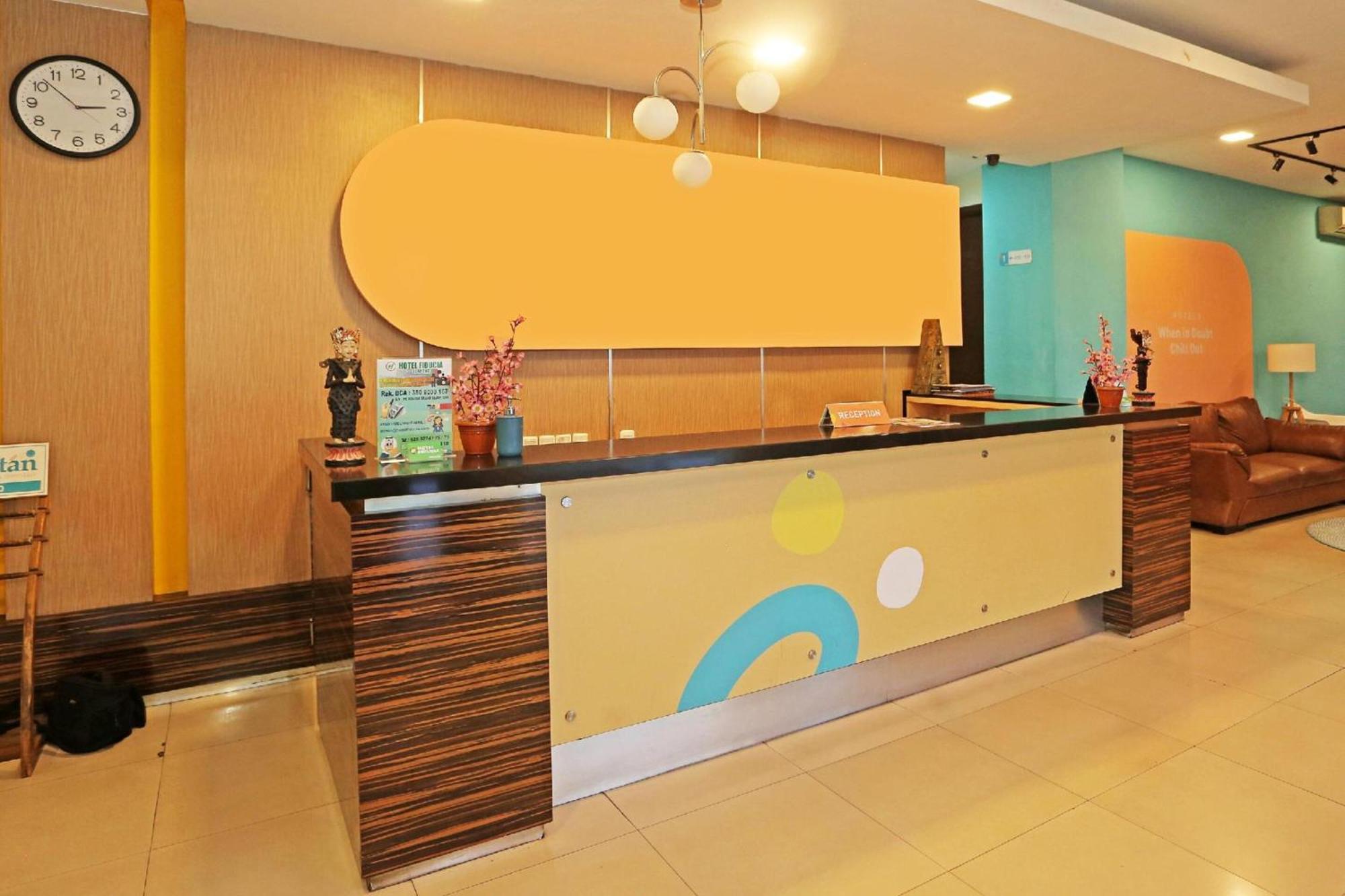 Super Oyo Townhouse Oak Hotel Fiducia เซอร์ปง ภายนอก รูปภาพ