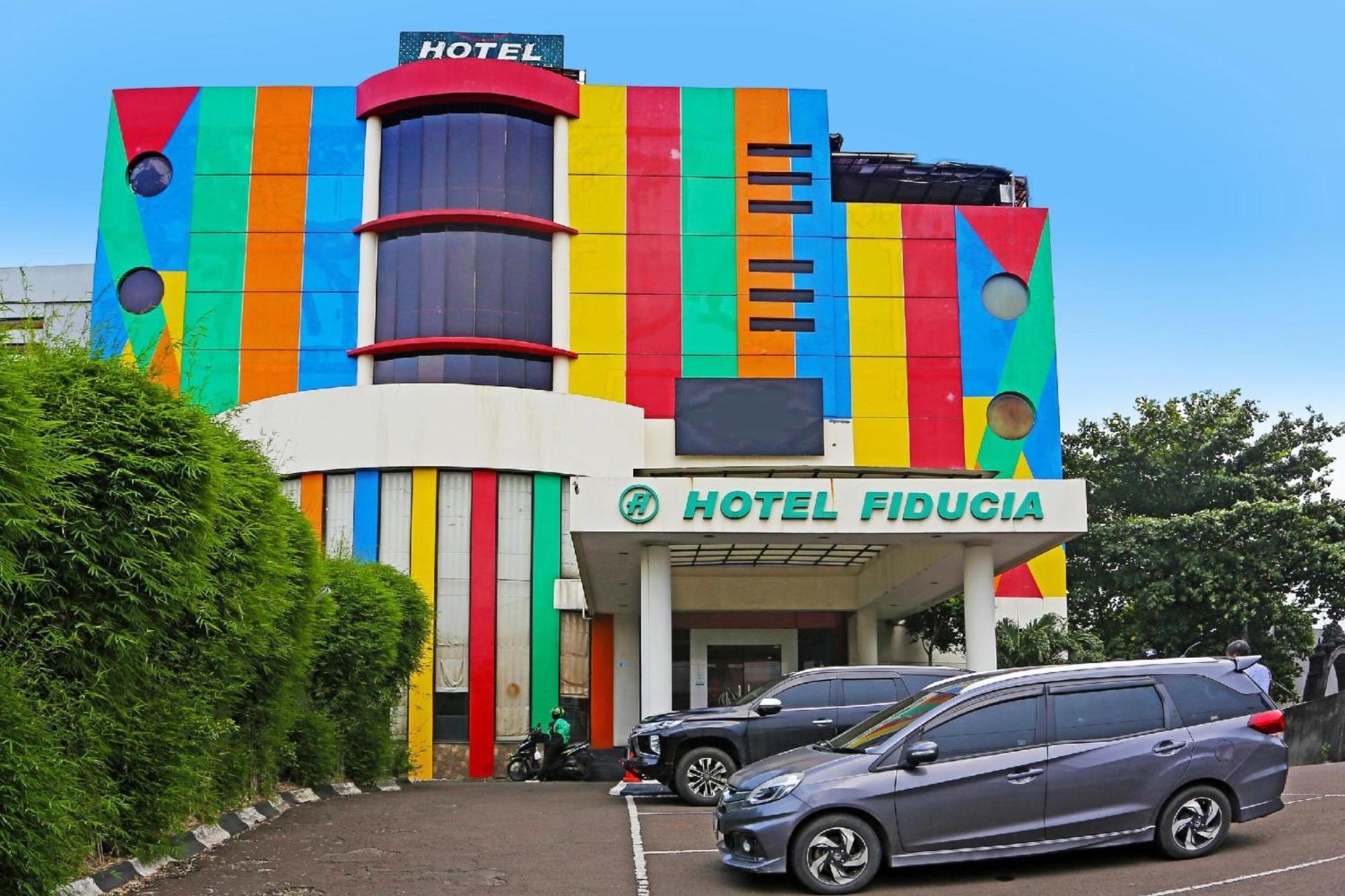 Super Oyo Townhouse Oak Hotel Fiducia เซอร์ปง ภายนอก รูปภาพ